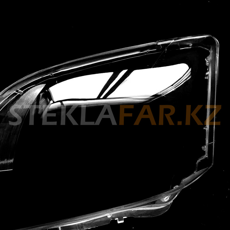 стекло правой фары Toyota Avensis 2006–2009